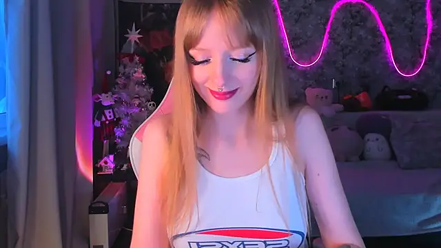 Snapshot of Inma_Lewdness chatting on 01/08/25, 11:43 Inma Lewdness online show from 01/08/25, 11:43