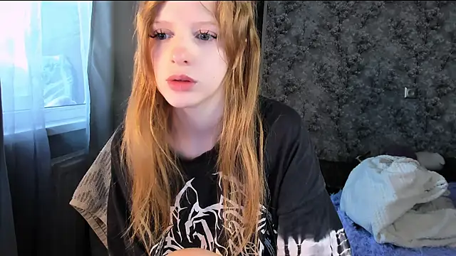 Snapshot of Inma_Lewdness chatting on 10/10/25, 01:32 Inma Lewdness online show from 10/10/25, 01:32