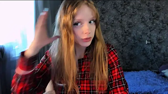 Snapshot of Inma_Lewdness chatting on 10/17/25, 12:52 Inma Lewdness online show from 10/17/25, 12:52