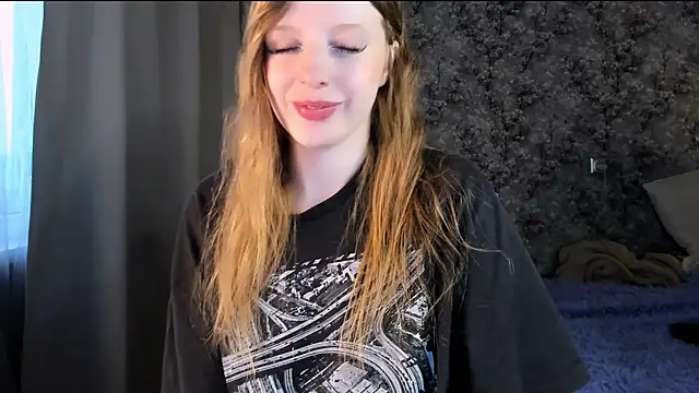 Snapshot of Inma_Lewdness chatting on 10/25/25, 08:11 Inma Lewdness online show from 10/25/25, 08:11