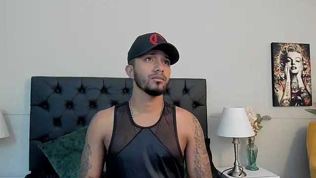 Snapshot of Robin_Rief chatting on 09/17/25, 04:14 Robin Rief online show from 09/17/25, 04:14