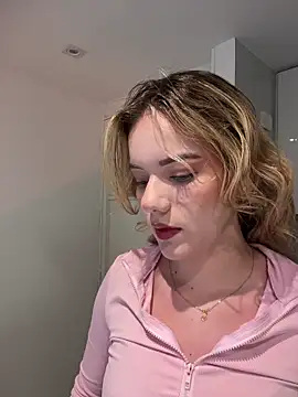 Snapshot of NicoleCut chatting on 03/12/26, 10:10 NicoleCut online show from 03/12/26, 10:10