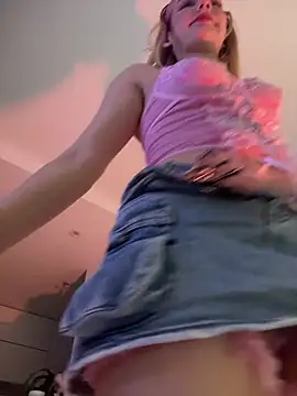 Snapshot of NicoleCut chatting on 03/17/26, 09:45 NicoleCut online show from 03/17/26, 09:45