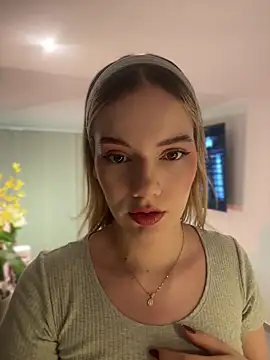 Snapshot of NicoleCut chatting on 03/25/26, 09:59 NicoleCut online show from 03/25/26, 09:59