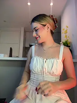 Snapshot of NicoleCut chatting on 03/28/26, 11:26 NicoleCut online show from 03/28/26, 11:26