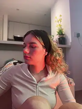 Snapshot of NicoleCut chatting on 04/16/26, 09:43 NicoleCut online show from 04/16/26, 09:43