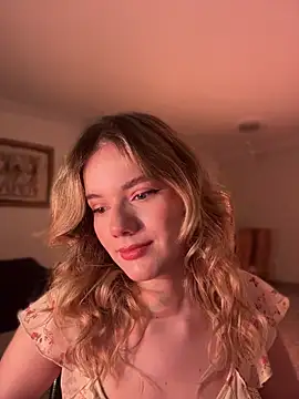 Snapshot of NicoleCut chatting on 04/24/26, 09:56 NicoleCut online show from 04/24/26, 09:56