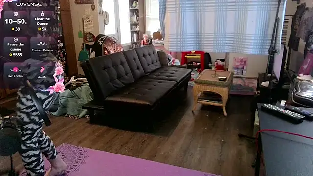  hellostormy  online show from 02/09/25, 09:28