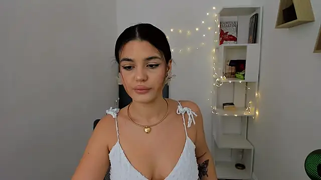 AlluringAriel online show from 03/04/25, 12:33