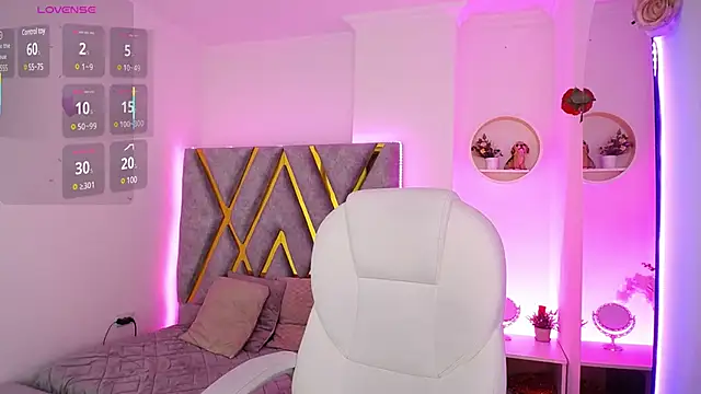 Aurora Brownn online show from 03/19/25, 04:03