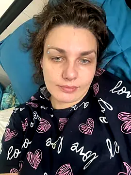 Snapshot of Magic__smile chatting on 11/11/25, 06:02 Magic smile online show from 11/11/25, 06:02