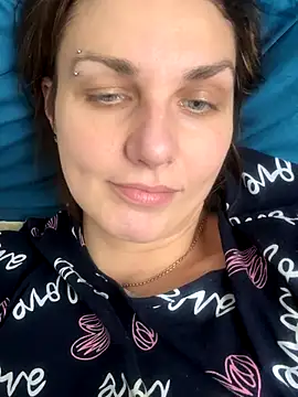 Snapshot of Magic__smile chatting on 11/19/25, 08:03 Magic smile online show from 11/19/25, 08:03