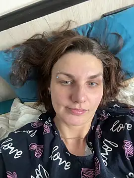 Snapshot of Magic__smile chatting on 12/18/25, 11:05 Magic smile online show from 12/18/25, 11:05