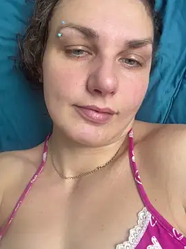 Snapshot of Magic__smile chatting on 12/22/25, 05:48 Magic smile online show from 12/22/25, 05:48