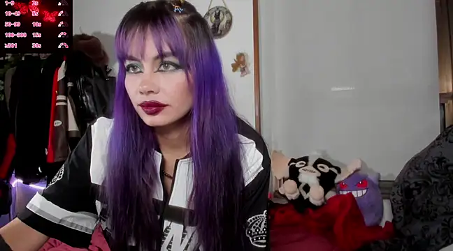 Snapshot of _sakae_ chatting on 03/22/25, 10:37 sakae online show from 03/22/25, 10:37