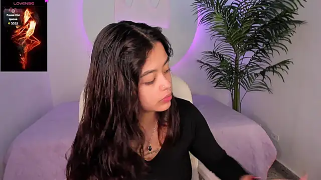 Ariana Pierce online show from 11/08/25, 12:27