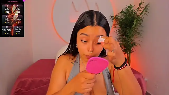 Ariana Pierce online show from 12/15/25, 12:31