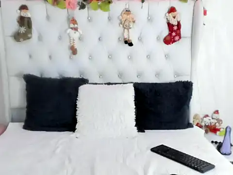 Snapshot of Valerik_cano1 chatting on 12/31/24, 12:04 Valerik cano1 online show from 12/31/24, 12:04