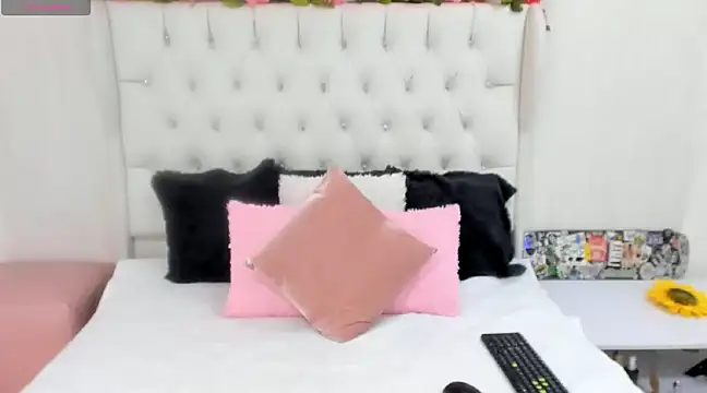 Snapshot of Valerik_cano1 chatting on 01/18/25, 07:04 Valerik cano1 online show from 01/18/25, 07:04