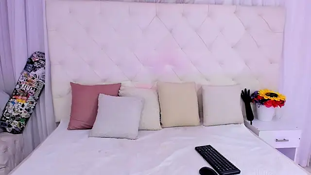 Snapshot of Valerik_cano1 chatting on 09/27/25, 12:21 Valerik cano1 online show from 09/27/25, 12:21