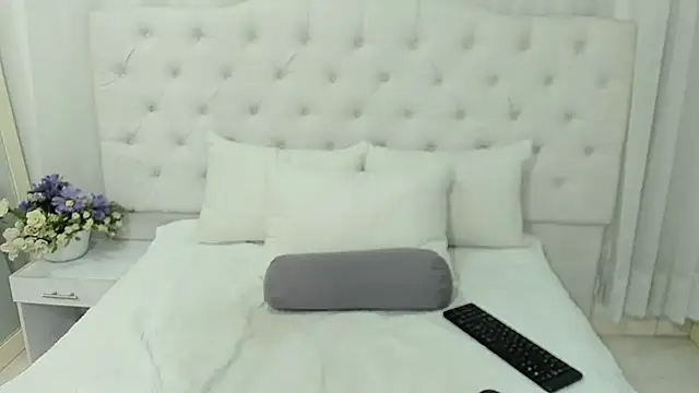 Snapshot of Valerik_cano1 chatting on 10/17/25, 02:08 Valerik cano1 online show from 10/17/25, 02:08