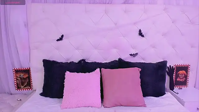 Snapshot of Valerik_cano1 chatting on 10/25/25, 02:46 Valerik cano1 online show from 10/25/25, 02:46