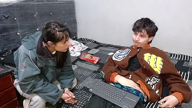 pervertsteens3 online show from 12/18/24, 02:53