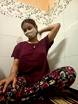 Snapshot of Alina_398 chatting on 12/21/24, 03:53 Alina 398 online show from 12/21/24, 03:53