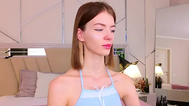 MeganMour online show from 11/04/25, 05:01