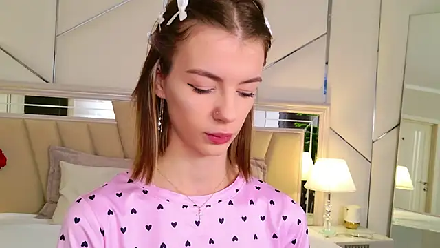 MeganMour online show from 11/11/25, 05:02