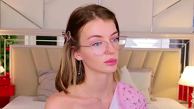 MeganMour online show from 12/13/25, 07:53