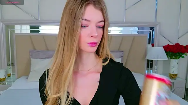 MeganMour online show from 04/17/26, 05:43