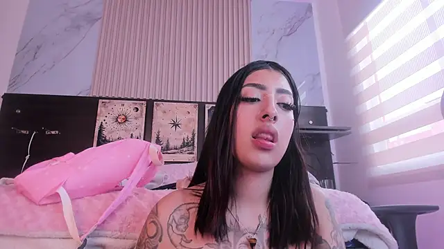 Snapshot of misscheelsee chatting on 02/05/25, 08:57 misscheelsee online show from 02/05/25, 08:57