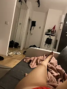 Snapshot of reema6969 chatting on 12/12/24, 04:53 reema6969 online show from 12/12/24, 04:53