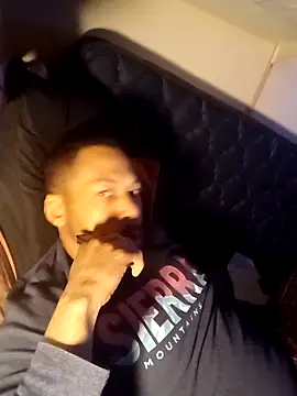 Snapshot of Creationmonster0 chatting on 03/04/25, 04:06 Creationmonster0 online show from 03/04/25, 04:06