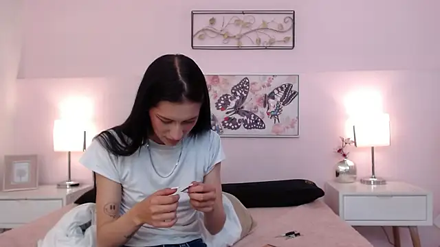 Snapshot of sara17_ chatting on 11/08/25, 03:29 sara17 online show from 11/08/25, 03:29