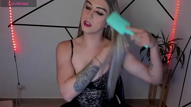 ashley sans2000 online show from 10/07/25, 10:23