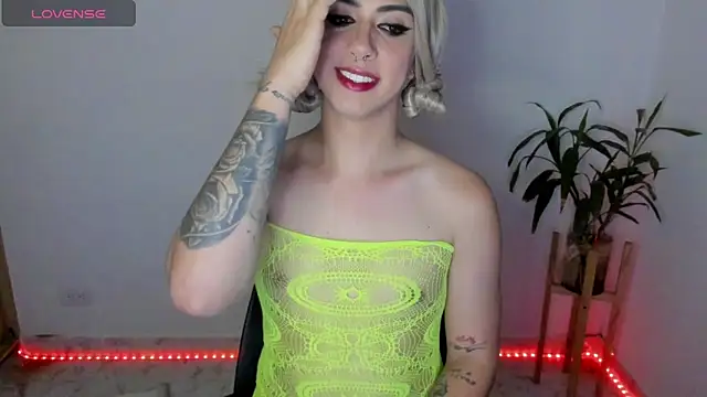 ashley sans2000 online show from 11/28/25, 10:18