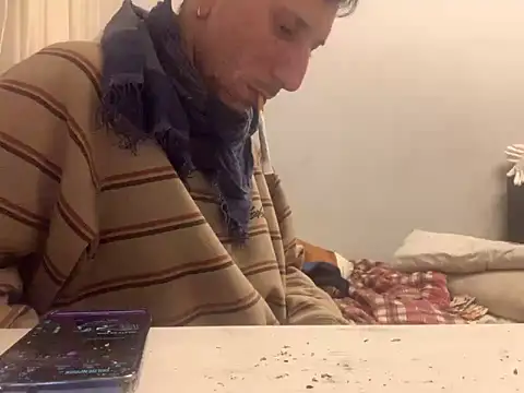 Snapshot of sweet24c chatting on 01/06/25, 11:09 sweet24c online show from 01/06/25, 11:09