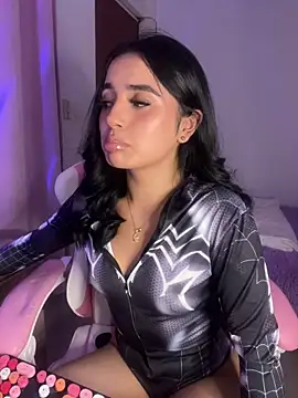 Emily-14 online show from 02/04/26, 04:29