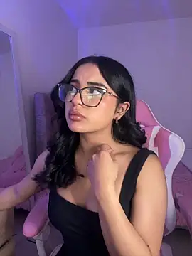 Emily-14 online show from 04/05/26, 01:58