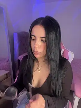 Snapshot of Emily-14 chatting on 04/19/26, 01:49 Emily-14 online show from 04/19/26, 01:49