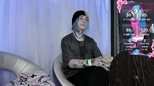 Snapshot of Milten-Trish chatting on 01/09/25, 10:41 Milten-Trish online show from 01/09/25, 10:41