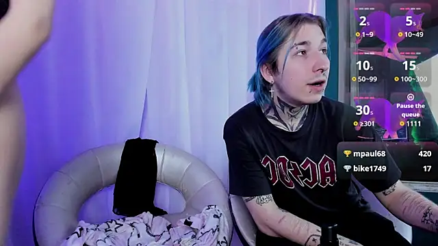 Snapshot of Milten-Trish chatting on 02/11/25, 10:39 Milten-Trish online show from 02/11/25, 10:39