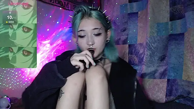 Snapshot of Milten-Trish chatting on 10/22/25, 10:09 Milten-Trish online show from 10/22/25, 10:09