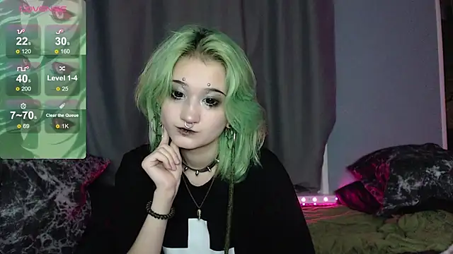 Snapshot of Milten-Trish chatting on 11/11/25, 08:42 Milten-Trish online show from 11/11/25, 08:42