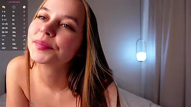 Snapshot of FalineDowlen chatting on 12/17/24, 04:23 FalineDowlen online show from 12/17/24, 04:23