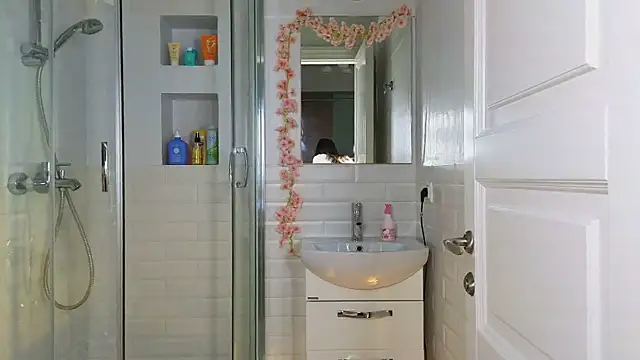 Mia Mia M online show from 03/08/25, 05:38