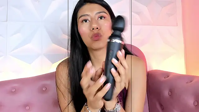 CarlaAlvez online show from 02/04/25, 05:45