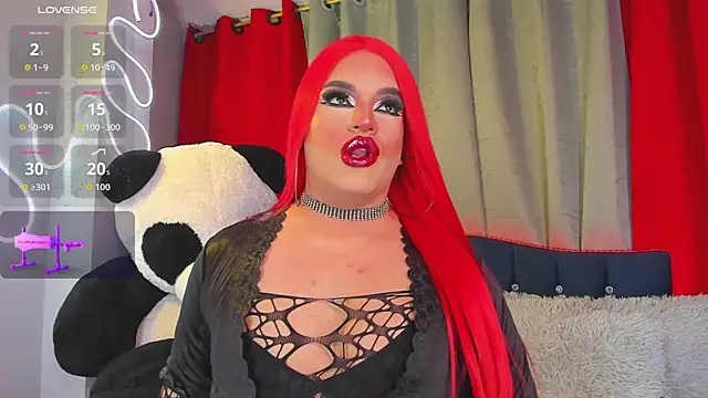 Snapshot of Missisabella_ chatting on 10/25/25, 01:02 Missisabella online show from 10/25/25, 01:02